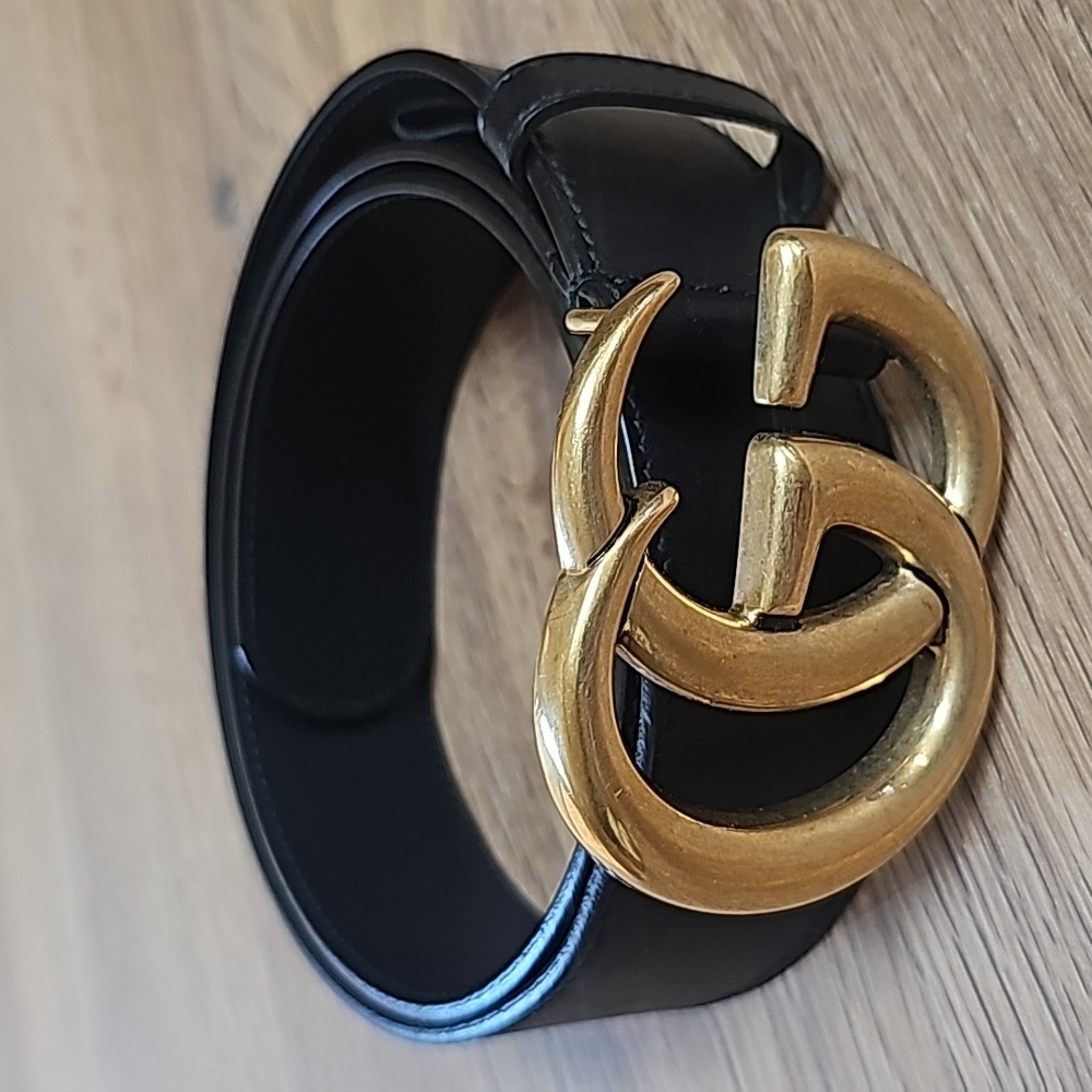 Women Gucci belt